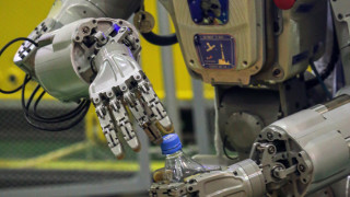 Роботите и технологиите: унищожителите на заетостта