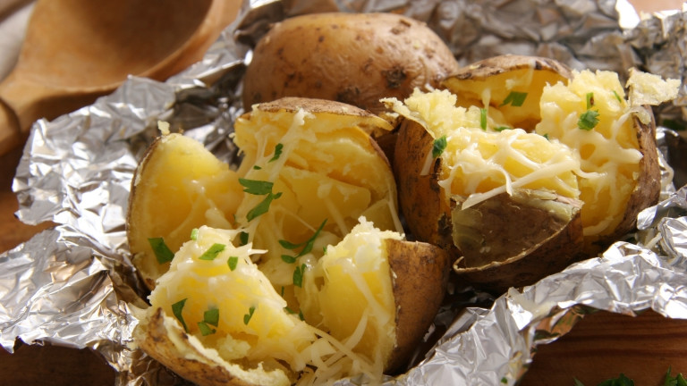 Картофи - една от простите и достъпни храни, и в