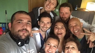 Екипът на "Откраднат живот" с общо селфи