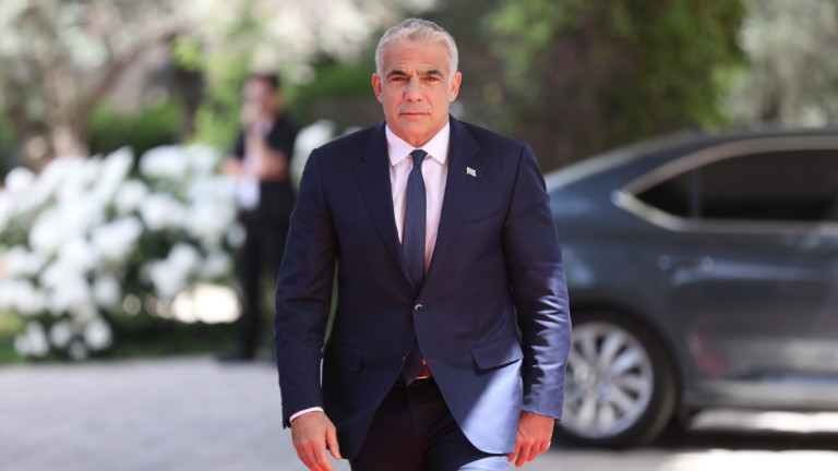 Президентът на Израел връчи мандат за съставяне на правителство на опозиционния водач Яир Лапид