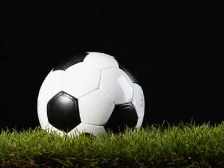 Футболист от Ангола почина по време на футболен мач