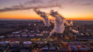 Доклад: Водещ отрасъл на европейската индустрия среща най-тежката си година от 2014-а насам