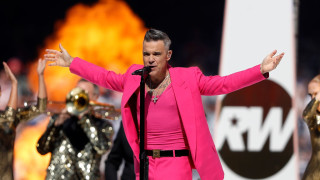 Роби Уилямс изнесе частен концерт за отбора на Англия Часове