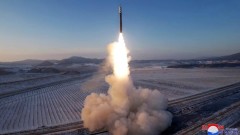 Северна Корея изстреля няколко ракети в Жълто море