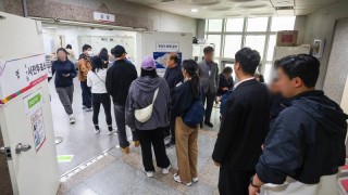 Южнокорейците започнаха да гласуват на важните парламентарни избори в страната  В