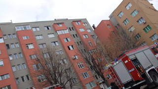 Пламнал комин в блок в Благоевград вдигна огнеборците на крак