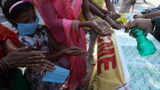 Индийските случаи на коронавирус се увеличиха с още 62 212