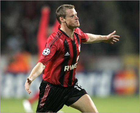 Яцек Кжиновек преминава във Волфсбург