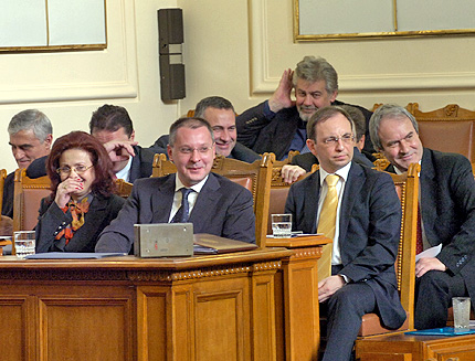 Осем часа дебати в парламента