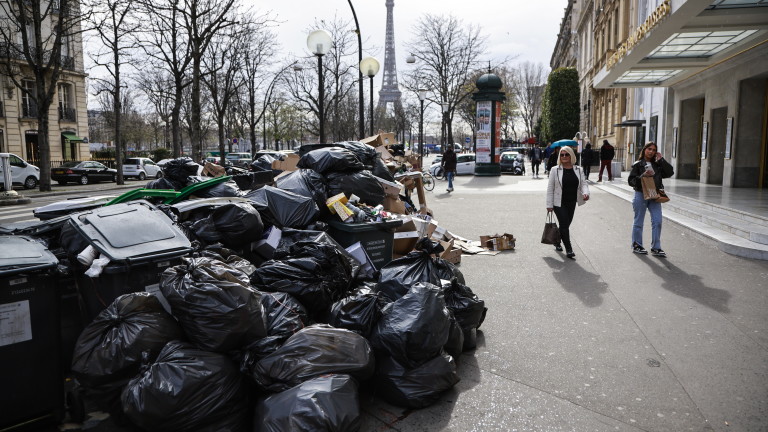 Стачката на парижките сметосъбирачи, която започва своя 16-ти ден във