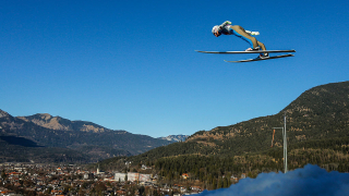 Камил Щох спечели и второто състезание от веригата по ски скок