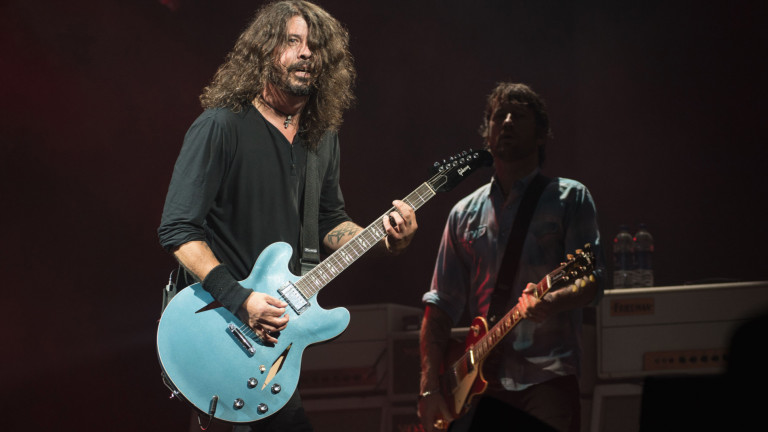 Дейв Грол издава автобиография