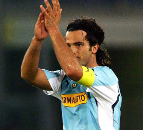 Фернандо Коуто продължи договора си с Парма