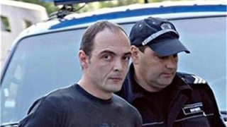 Изнасилвач тормози семейство си и от затвора