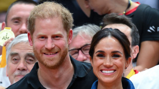 Принц Хари и Меган Маркъл продължават да са едни от