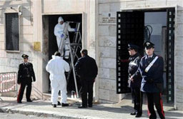 Взрив пред дома на италиански политик