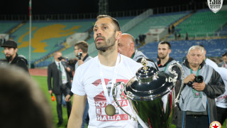 ЦСКА уважи бившия си футболист Петър Занев който днес става
