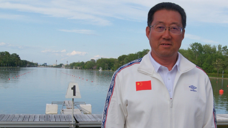 Разширеният национален отбор по гребане на Китай от близо месец