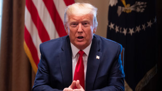 Президентът Доналд Тръмп подписа в сряда пакета за помощ срещу