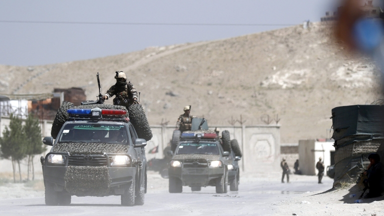 Атентатор самоубиец удари конвой на НАТО в Афганистан