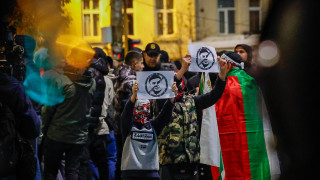 Задържаният по време на протеста срещу Българския футболен съюз през