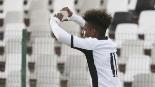 Дуде Ндонгала отново тренира със Славия Крилото дори може да