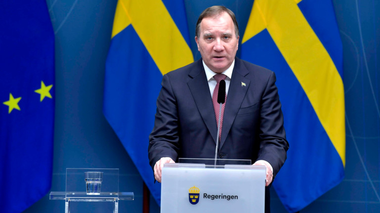 Шведският премиер се ваксинира срещу COVID-19 с Pfizer