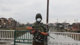 Индия преминава под 14-часова блокада, за да ограничи коронавируса