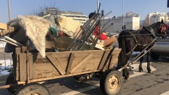 Лекари се борят за живота на възрастен мъж, блъснат от деца с каруца в Добрич