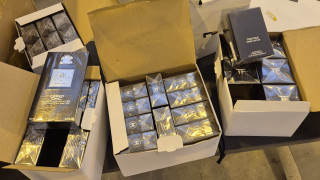 Осуетиха контрабанда на парфюми и аксесоари за смартфони на Калотина