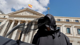 Парламентът на Испания даде финално одобрение узаконяването на евтаназията Така