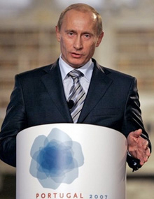 НАТО покани Владимир Путин на заседанието през април