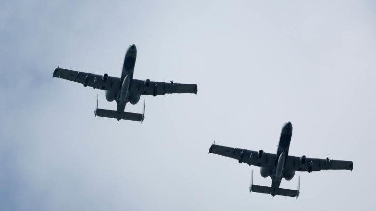 САЩ преместват военни самолети, включително изтребители и безпилотни летателни апарати,