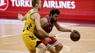 Българският баскетболен национал Александър Везенков беше топреализатор за клубния си