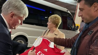 Легендарният десен бек на Арсенал Пат Райс използва срещата си