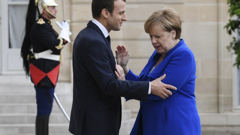 Съюзниците на Меркел отхвърлят предложенията на Макрон за еврозоната