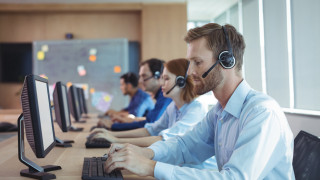 Попитайте ChatGPT дали изкуственият интелект ще замени хората в индустрията