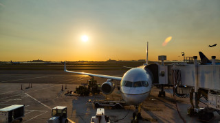 Новият самолет 737 Max на Боинг може да остане приземен