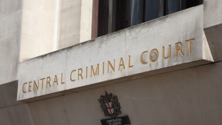 Мъж с двойно британско и иранско гражданство е обвинен за