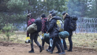 Разследват 25 мигранти, нелегално влезли у нас и задържани край Търговище