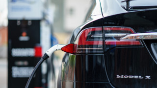 Акциите на Tesla подскочиха с 20%, а Мъск забогатя с $13,5 милиарда