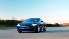След близо 1000 катастрофи: Tesla изтегля почти всички свои коли