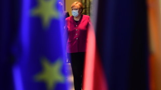 Германката Ангела че Европа се бори с третата вълна