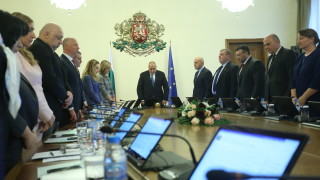 Борисов вдигна министрите на крака за почит към Стефан Данаилов