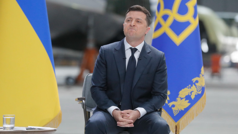 Зеленски: Украйна заслужава да е сред мощните държави от НАТО, но няма да се моли