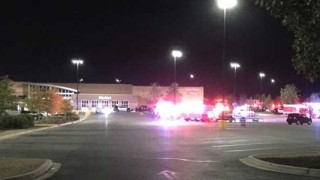 8 души са открити мъртви в камион оставен на паркинг