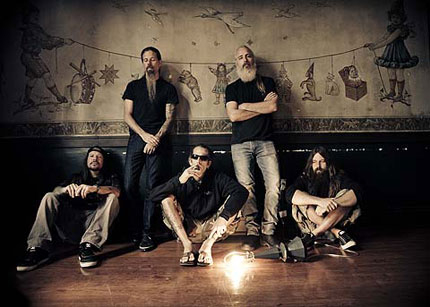 Lamb Of God организират лагер за фенове