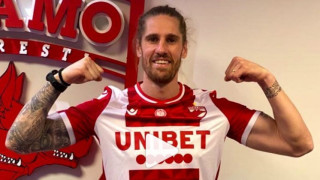 Раул Албентоса подписа договор с Динамо Букурещ където ще продължи