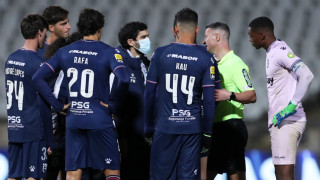 Португалия откри 13 случая на вариант на коронавирус Омикрон в