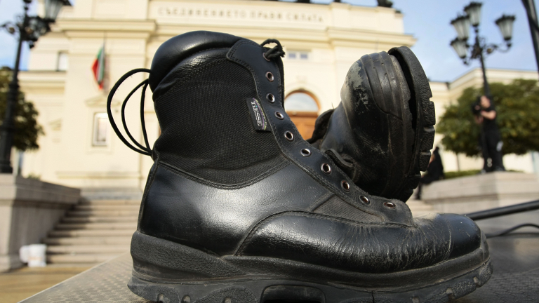 Полицейските синдикати не дават 100 дни на новия министър